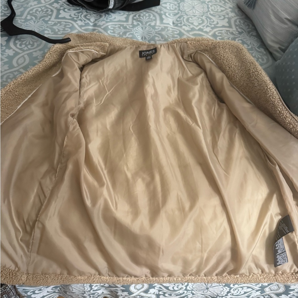Cozy Tan Sherpa Vest wore once - Picture 10 of 10